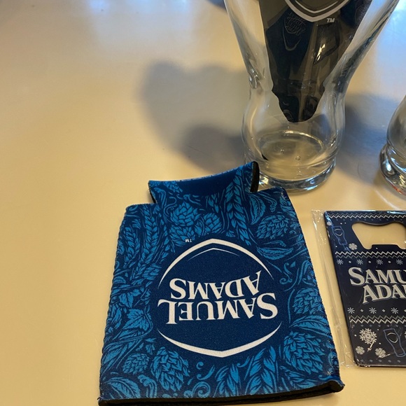 SAM ADAMS GIFT SET NEW GLASSES KOOZIES AND CREDIT CARD BOTTLE OPENER - Picture 6 of 7